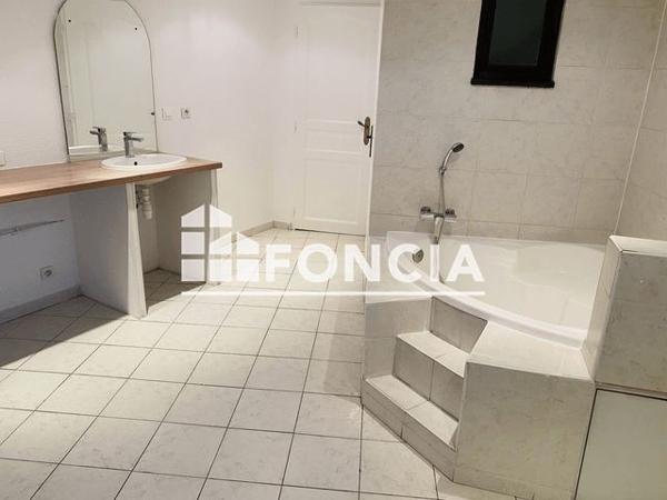 Location Appartement 3 pièces 89.74 m² - 4 RUE CALQUIERES -2ème étage - Clermont-l'herault 34800