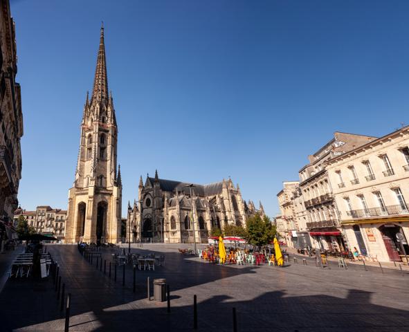 Appartement
         4 pièces
        - 81 m² 369 000 € *