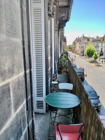 Appartement
         4 pièces
        - 81 m² 369 000 € *