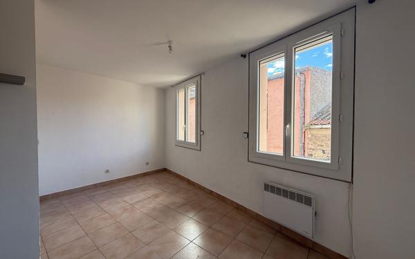 Maison à louer    4 pièces •  Espira-de-l'Agly