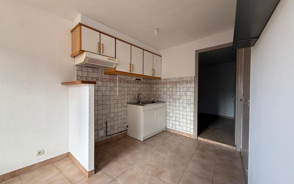 Maison à louer    4 pièces •  Espira-de-l'Agly