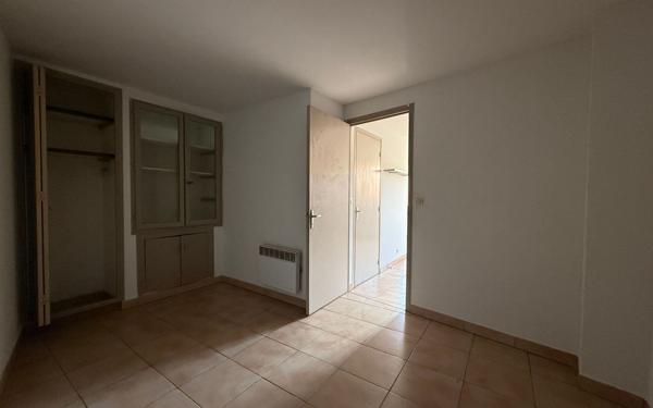 Maison à louer    4 pièces •  Espira-de-l'Agly