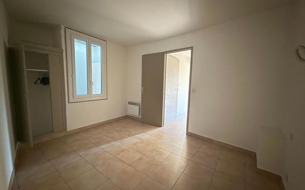 Maison à louer    4 pièces •  Espira-de-l'Agly