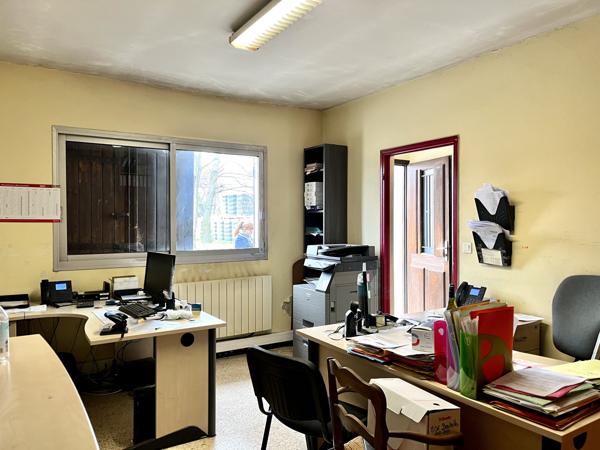 Local Commercial - 608 m²