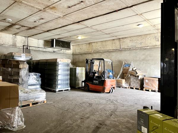 Local Commercial - 608 m²