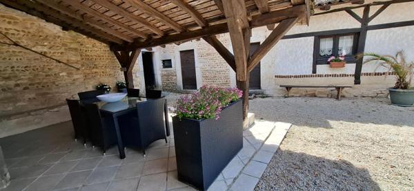 Propriété d' Exception en Pierres et chambres hôtes sur 1.5 ha