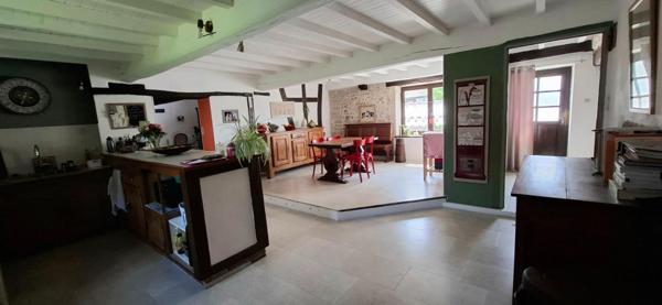 Propriété d' Exception en Pierres et chambres hôtes sur 1.5 ha