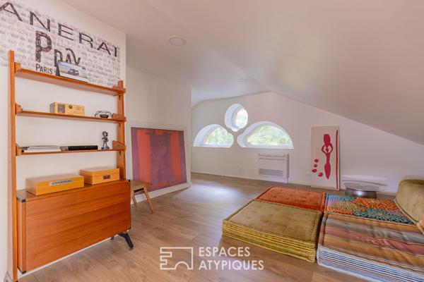 Maison de maître à la rénovation soignée et son écrin verdoyant