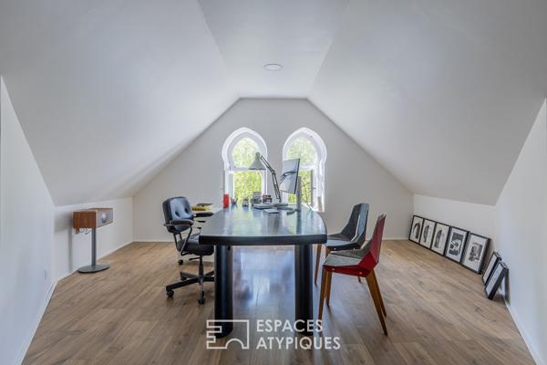 Maison de maître à la rénovation soignée et son écrin verdoyant