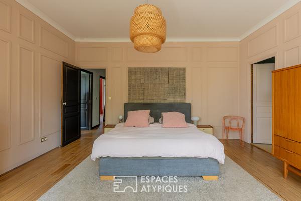 Maison de maître à la rénovation soignée et son écrin verdoyant