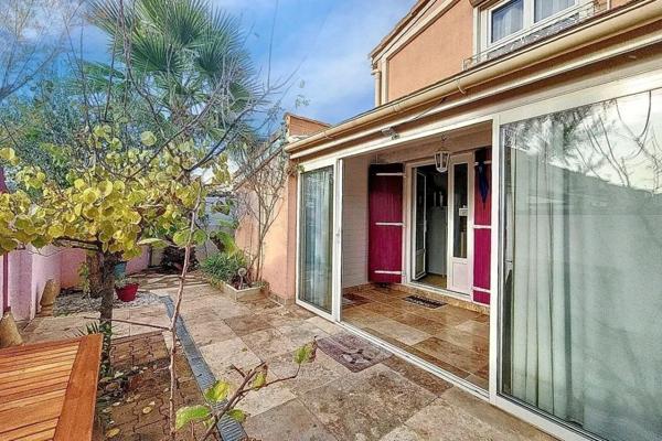 Maison d'angle à 900 m du port de plaisance