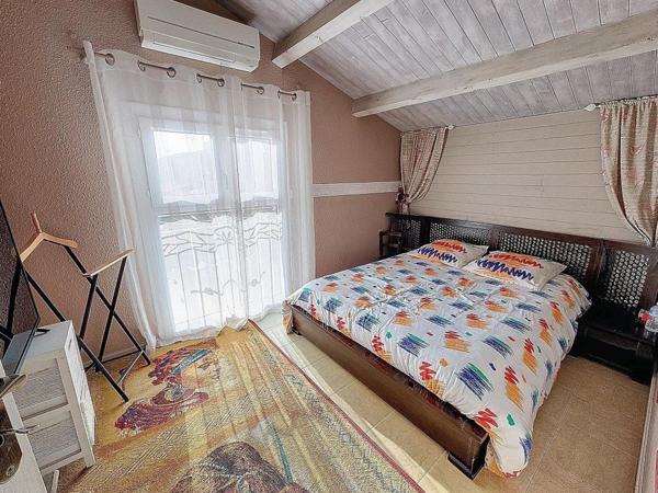 Maison d'angle à 900 m du port de plaisance