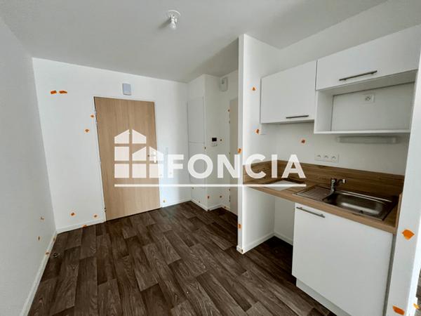 Location Studio 30.4 m² - RESIDENCE OMEGA Le Mans 72000