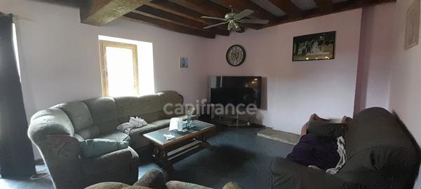 Superbe longère 269m² avec piscine et dépendances sur 1,5 Hectare.