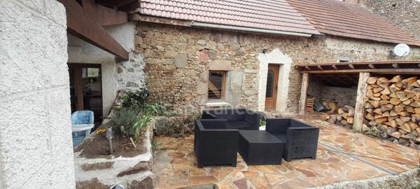 Superbe longère 269m² avec piscine et dépendances sur 1,5 Hectare.