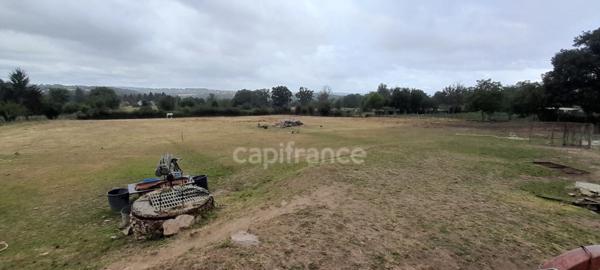 Superbe longère 269m² avec piscine et dépendances sur 1,5 Hectare.