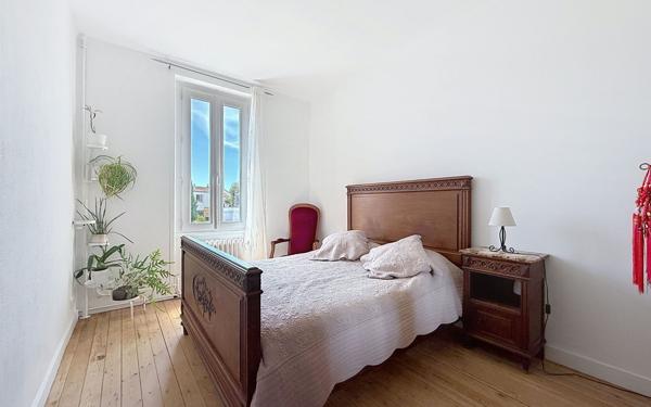 Maison à vendre    8 pièces •  La Rochelle