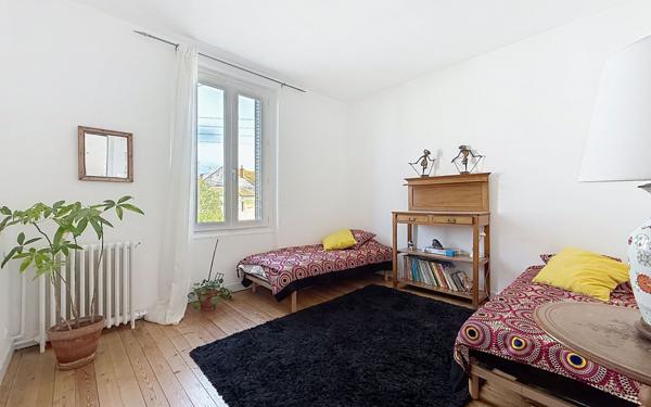 Maison à vendre    8 pièces •  La Rochelle
