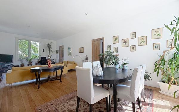 Maison à vendre    8 pièces •  La Rochelle