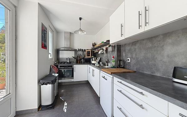 Maison à vendre    8 pièces •  La Rochelle