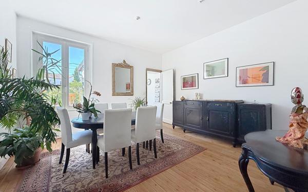 Maison à vendre    8 pièces •  La Rochelle