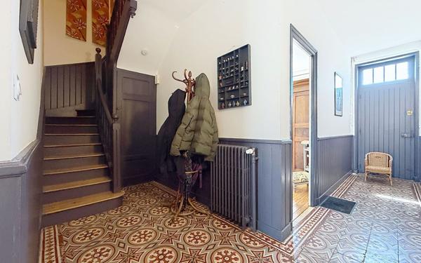 Maison à vendre    8 pièces •  La Rochelle