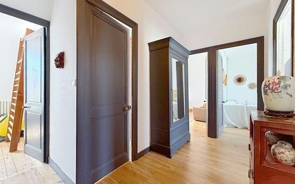 Maison à vendre    8 pièces •  La Rochelle