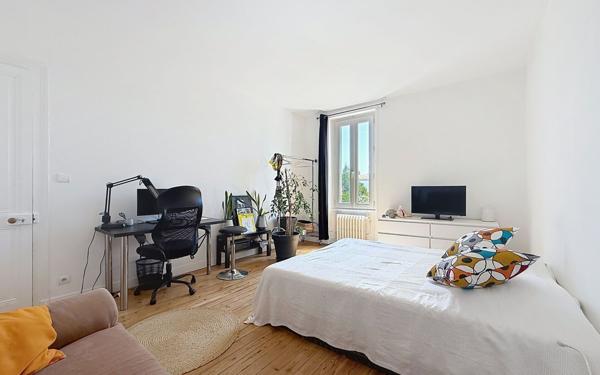 Maison à vendre    8 pièces •  La Rochelle