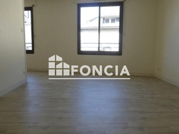 Location Appartement 2 pièces 51.28 m² - 32 RUE DU LIEUTENANT Laval 53000