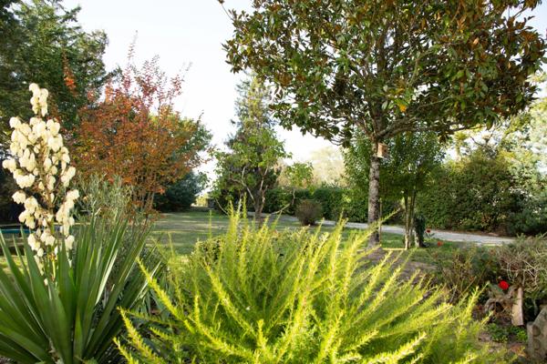 La Roche-sur-Yon Sud, sur la commune d'Aubigny, maison de style rétais de 179 m², 5 chambres, 2334 m² avec piscine