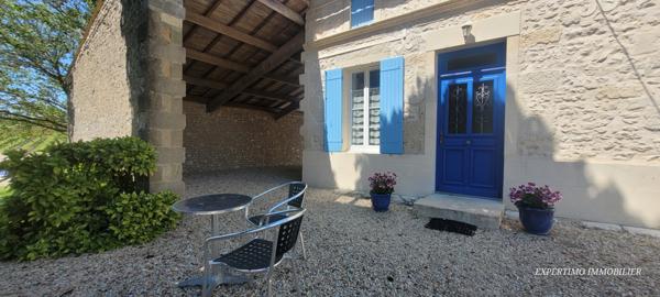 Mirambeau (17150) ENSEMBLE IMMOBILIER AVEC PISCINE