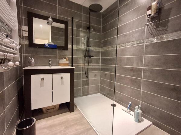 Appartement Bedarieux avec garage et terrasse