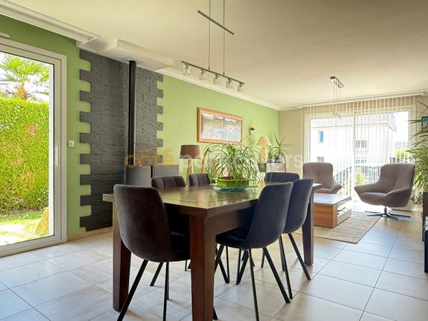Vente
                Maison153 m² - 8 Pièces -
                    L HUISSERIE (53970)