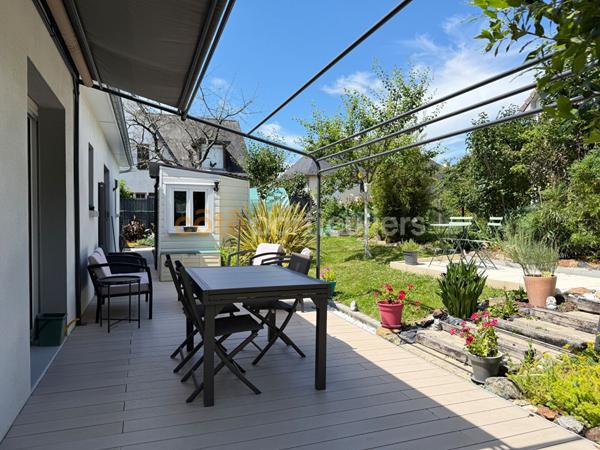 Vente
                Maison153 m² - 8 Pièces -
                    L HUISSERIE (53970)