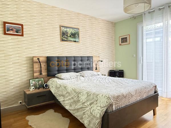Vente
                Maison153 m² - 8 Pièces -
                    L HUISSERIE (53970)