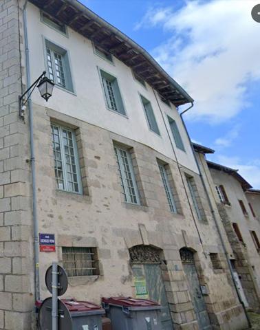 Immeuble
        
        - 200 m² 324 000 € *