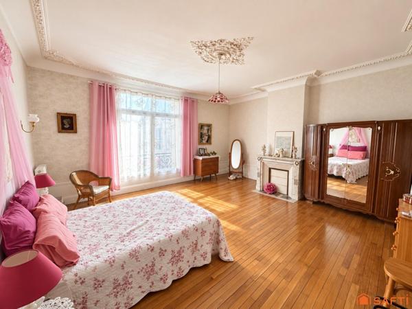 Maison bourgeoise de caractère – 310 m²