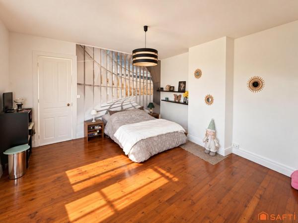 Maison bourgeoise de caractère – 310 m²