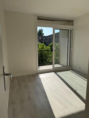 BREST-Ponchelet/St Michel-Appartement de Type 3, 64 m², dalle béton , ascenseur, 3 balcons Brest