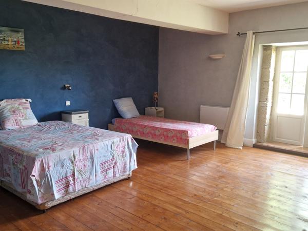 Lectoure (32700) ANCIENNE MAISON EN PIERRE AVEC PLUS DE 2HA DE TERRAIN, PISCINE, MAISON D'AMIS, DEPENDANCES ATTENANTES