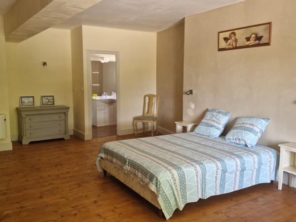 Lectoure (32700) ANCIENNE MAISON EN PIERRE AVEC PLUS DE 2HA DE TERRAIN, PISCINE, MAISON D'AMIS, DEPENDANCES ATTENANTES