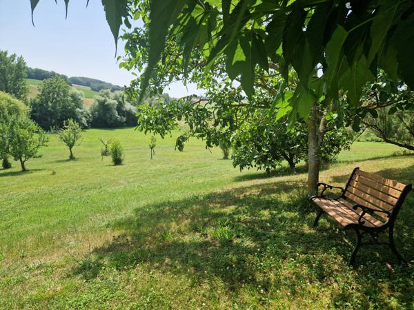 Lectoure (32700) ANCIENNE MAISON EN PIERRE AVEC PLUS DE 2HA DE TERRAIN, PISCINE, MAISON D'AMIS, DEPENDANCES ATTENANTES