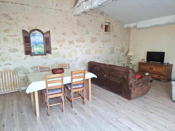 Lectoure (32700) ANCIENNE MAISON EN PIERRE AVEC PLUS DE 2HA DE TERRAIN, PISCINE, MAISON D'AMIS, DEPENDANCES ATTENANTES