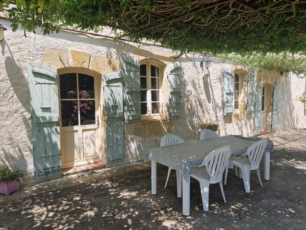 Lectoure (32700) ANCIENNE MAISON EN PIERRE AVEC PLUS DE 2HA DE TERRAIN, PISCINE, MAISON D'AMIS, DEPENDANCES ATTENANTES