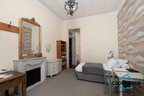 06. Grasse. Appartement Bourgeois de 180m² (150m² loi carrez) vue Mer, très calme, Jardin de 200m², 2 places de parkings, plusieurs annexes