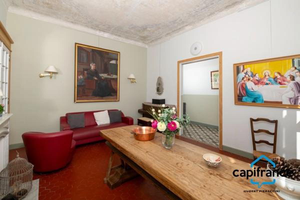 06. Grasse. Appartement Bourgeois de 180m² (150m² loi carrez) vue Mer, très calme, Jardin de 200m², 2 places de parkings, plusieurs annexes