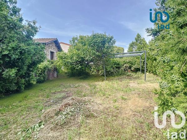 Maison de village 4 pièces de 107 m² à Lupé (42520)