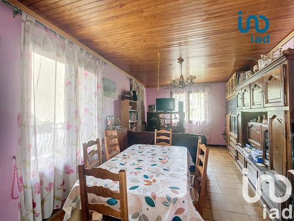 Maison de village 4 pièces de 107 m² à Lupé (42520)