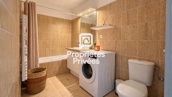 Hyères Port - T4 de 91 m2 avec terrasse, vue mer, piscine et garage
