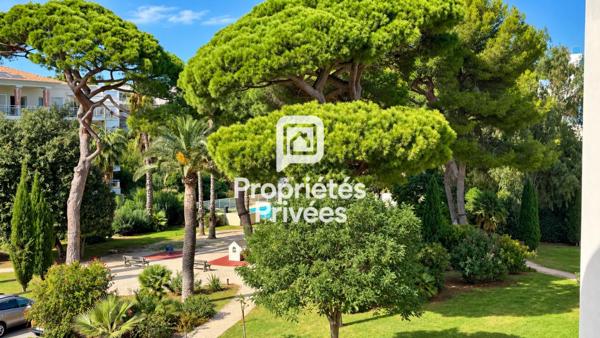 Hyères Port - T4 de 91 m2 avec terrasse, vue mer, piscine et garage